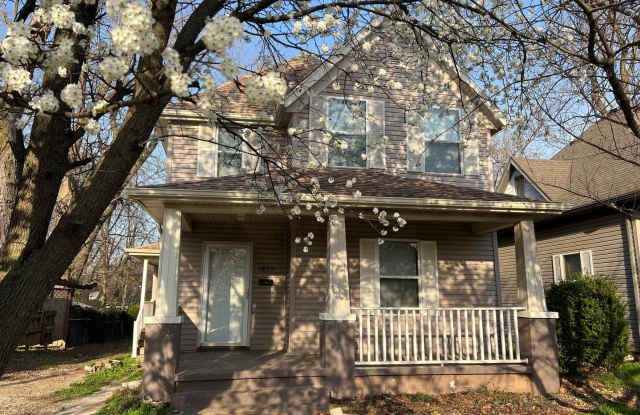 1439 N Texas
