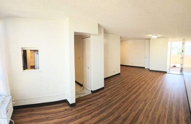 Maikiki Studio, 1 Parking Condominium in the Luna-Liho Towers Close to Punahou School