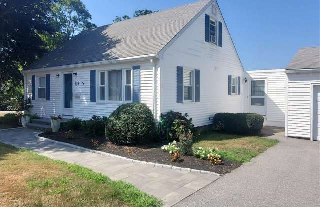 139 Coggeshall Avenue