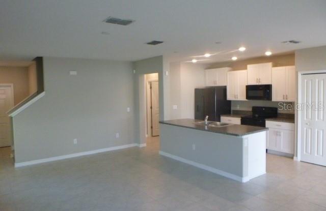 7212 SAMUEL IVY DRIVE