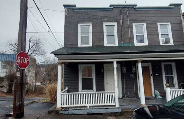 726 East Commerce Street