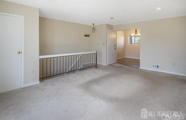 1220 N Oaks Boulevard N