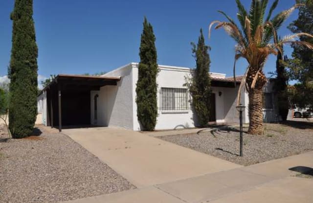 1000 S La Higuera - 1000 South La Higuera, Green Valley, AZ 85614