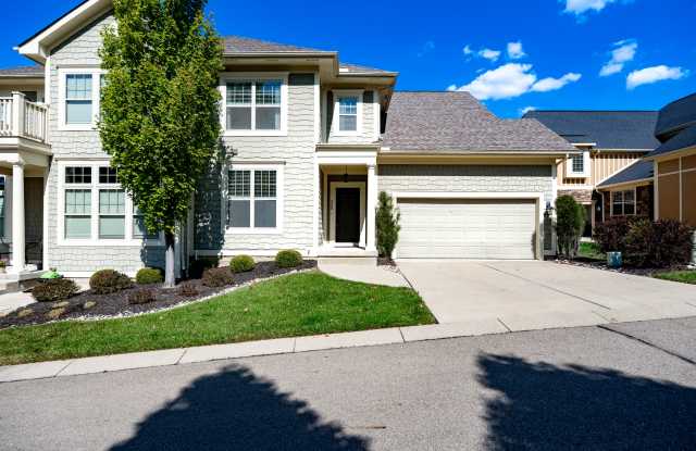 208 Pointe Oakwood Way