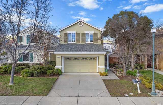 EPIC REA: 3 Bed/2.5 Bath Modern Comfort in a Prime Fairfield Location!