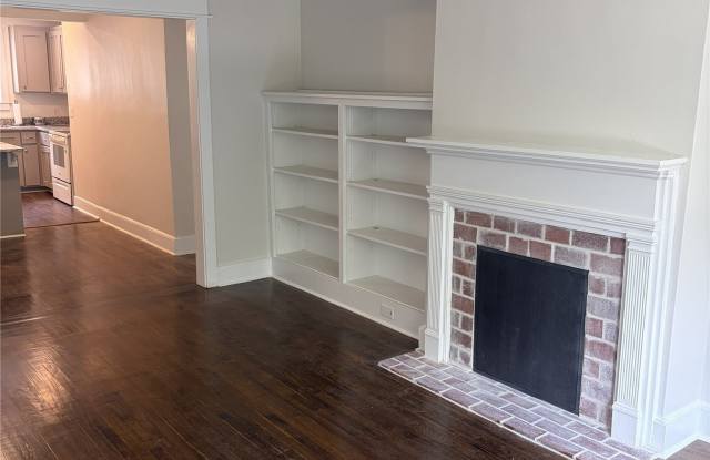 1103 Magnolia Curve