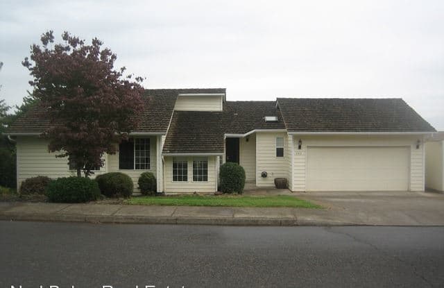 945 Sunmist Ct SE - 945 Sunmist Court Southeast, Salem, OR 97306