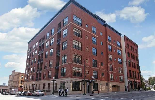 Photo of DECEMBER MOVE-IN SPECIAL FOR QUALIFIED APPLICANTS - Absolutely Gorgeous 2 BR, 2 BA Condo Just Steps From the Saint Paul Farmers' Market