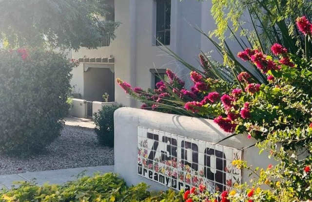 7300 N DREAMY DRAW Drive