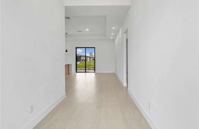 1419 Northwest 17th Avenue