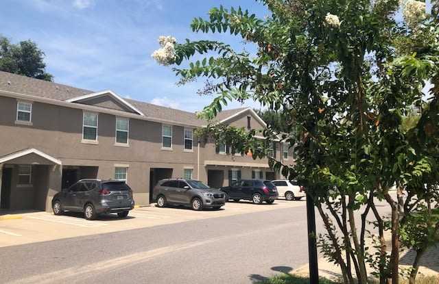 415 Belle Montclair Lp