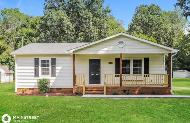 303 Oak Street - 303 Oak Street, Gibsonville, NC 27249