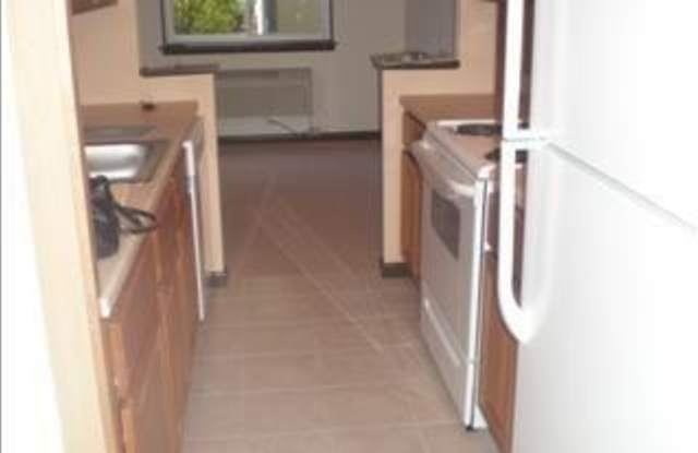 15 Club House Drive unit: 2F