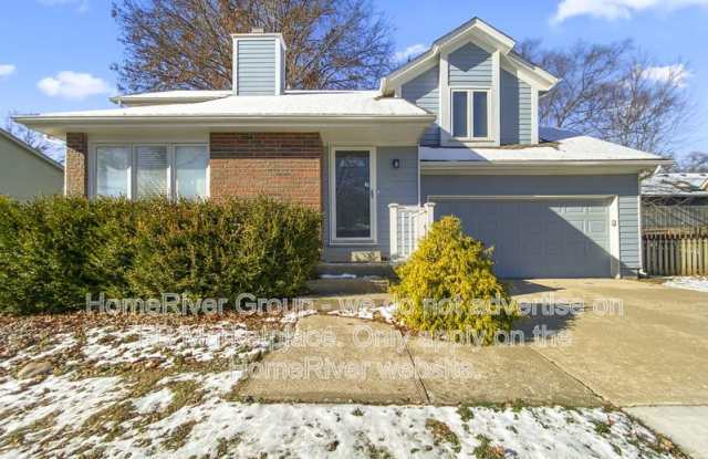 Photo of 520 SE Country Ln