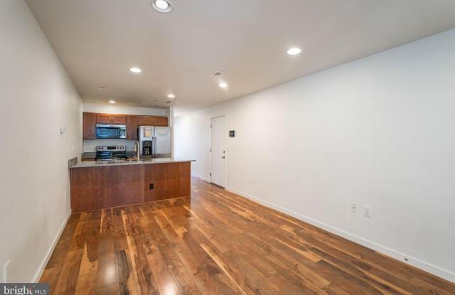 132 S 46TH Street unit: B