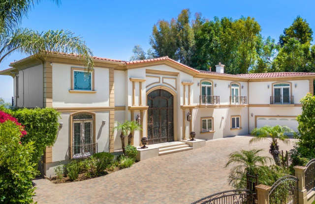 18047 Karen Dr