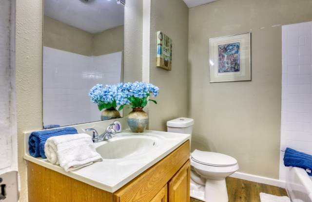 Gateway Grove Apartments