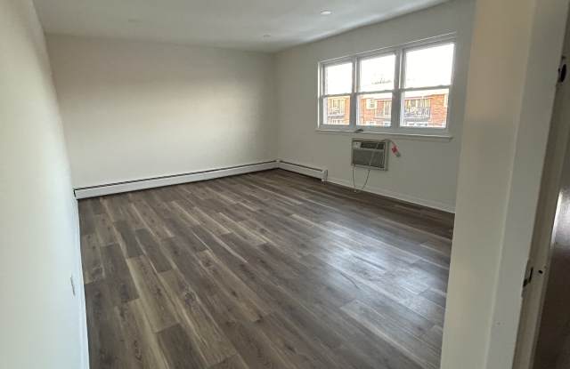 Photo of 58-22 75th St