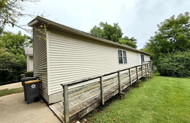 Photo of SHORT TERM RENTAL AVAIL FOR SUMMER 2026 (June to July 2026) $1,200 Monthly