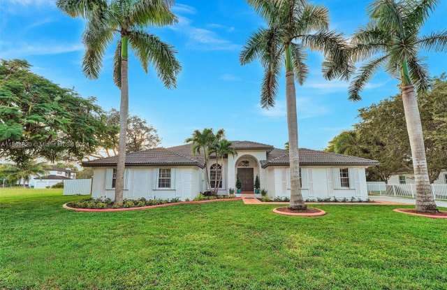 18440 SW 77th Ct