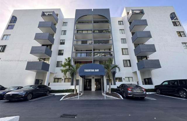 Photo of 2715 Tigertail Ave