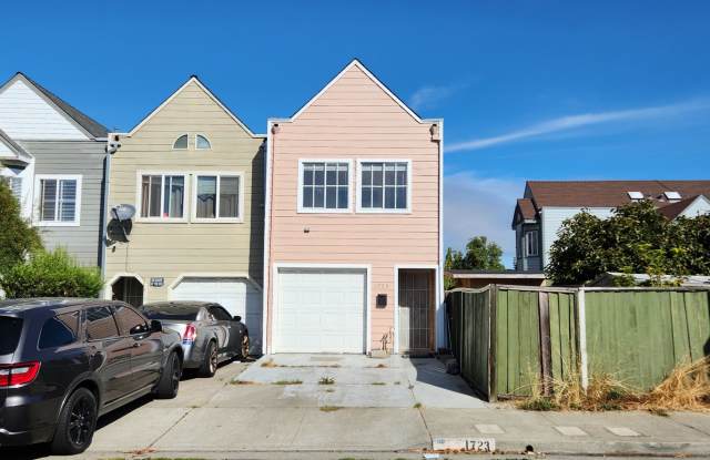 Photo of 2 bedroom 2 bath townhome close by Richmond BART available now