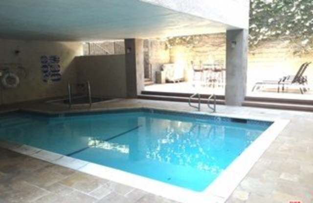 137 S PALM Dr unit: 504