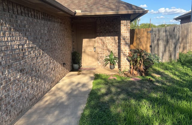 744 Stribling Circle - 744 Stribling Circle, Azle, TX 76020