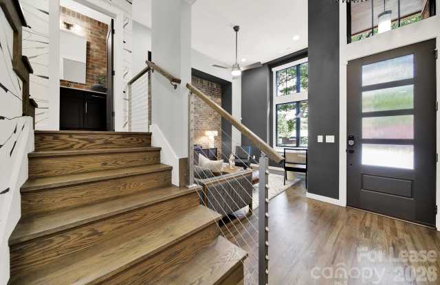 428 E 33rd Street