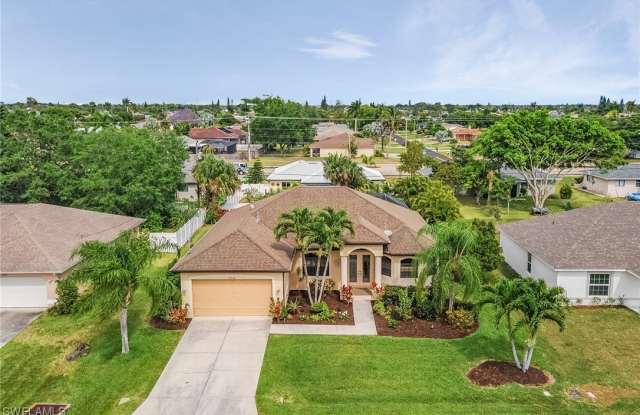 2925 SE 8th Place