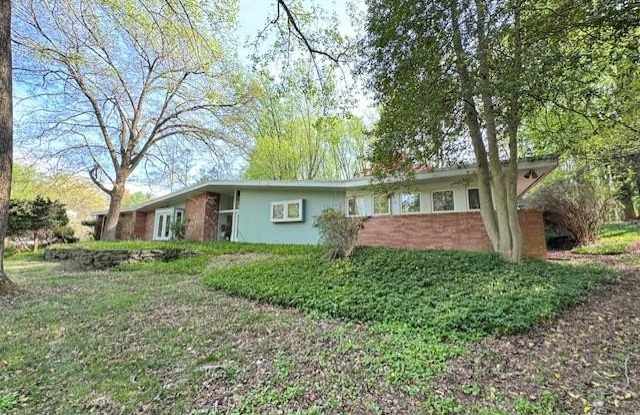 6 BRANCHWOOD CT