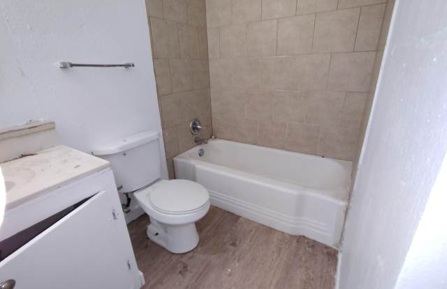 1110 41st Street unit: B