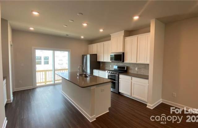 3860 Memorial Parkway unit: 27