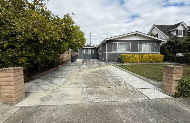 738 San Simeon Street