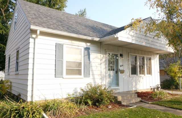 1404 9th Avenue Northeast