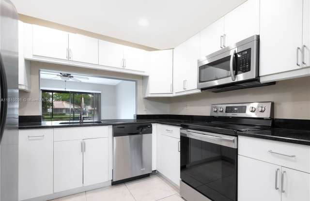 Photo of 231 Lakeside Circle