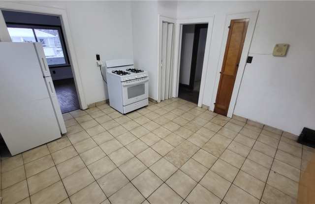 15722 Halliday Avenue unit: Upper