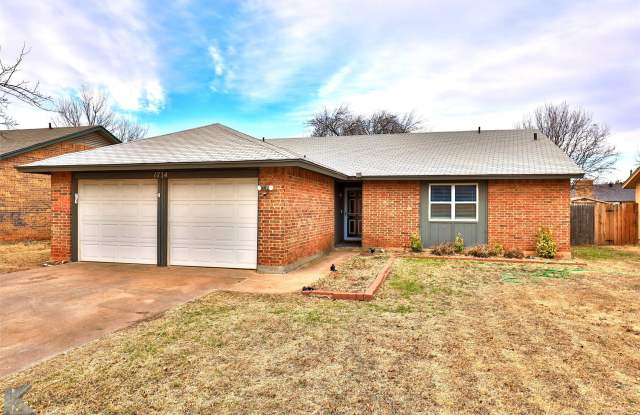 1734 Bob White Court