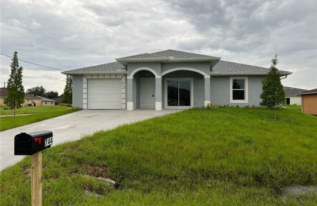 744-746 Homer Avenue S - 744-746 Homer Avenue, Lehigh Acres, FL 33973