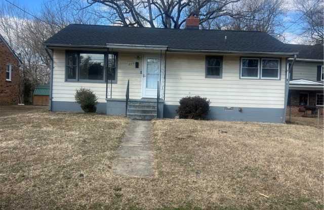 809 Fort Henry Street