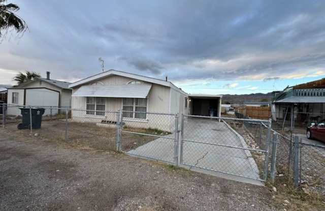 3BR Mobile with Carport  Fenced yard