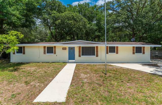 Updated home in Fort Walton Beach!