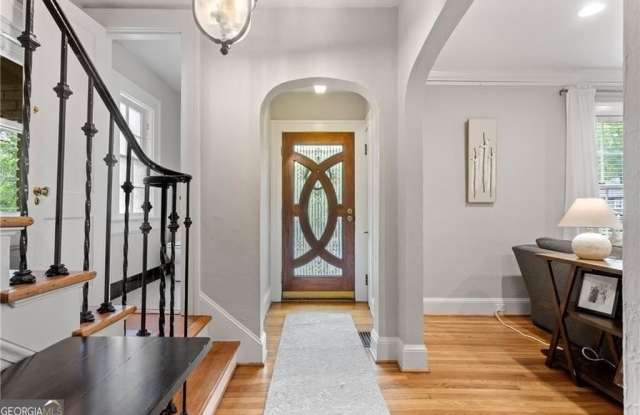 685 E Morningside Drive NE