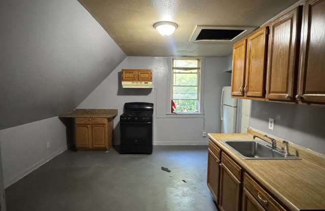 421 Blatchley Avenue