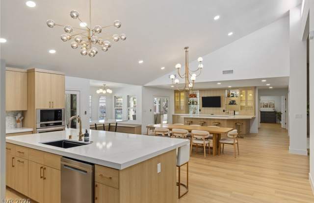 4045 W Mardon Avenue