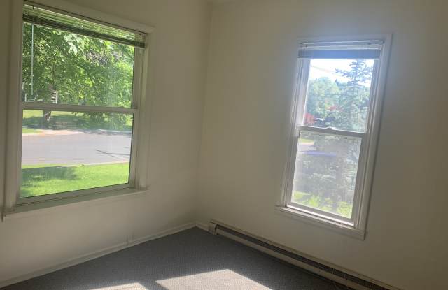 525 & 527 NE Morton St. - 1