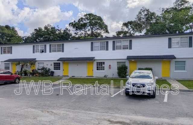 2859 Yellow Pine Ct #8