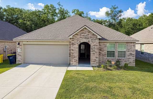 Photo of 521 Saddle Crest Drive