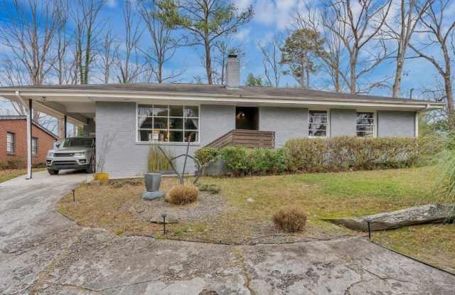 1368 Lavista Road NE