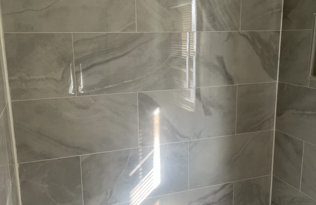 Photo of 1370 E 22nd Ave